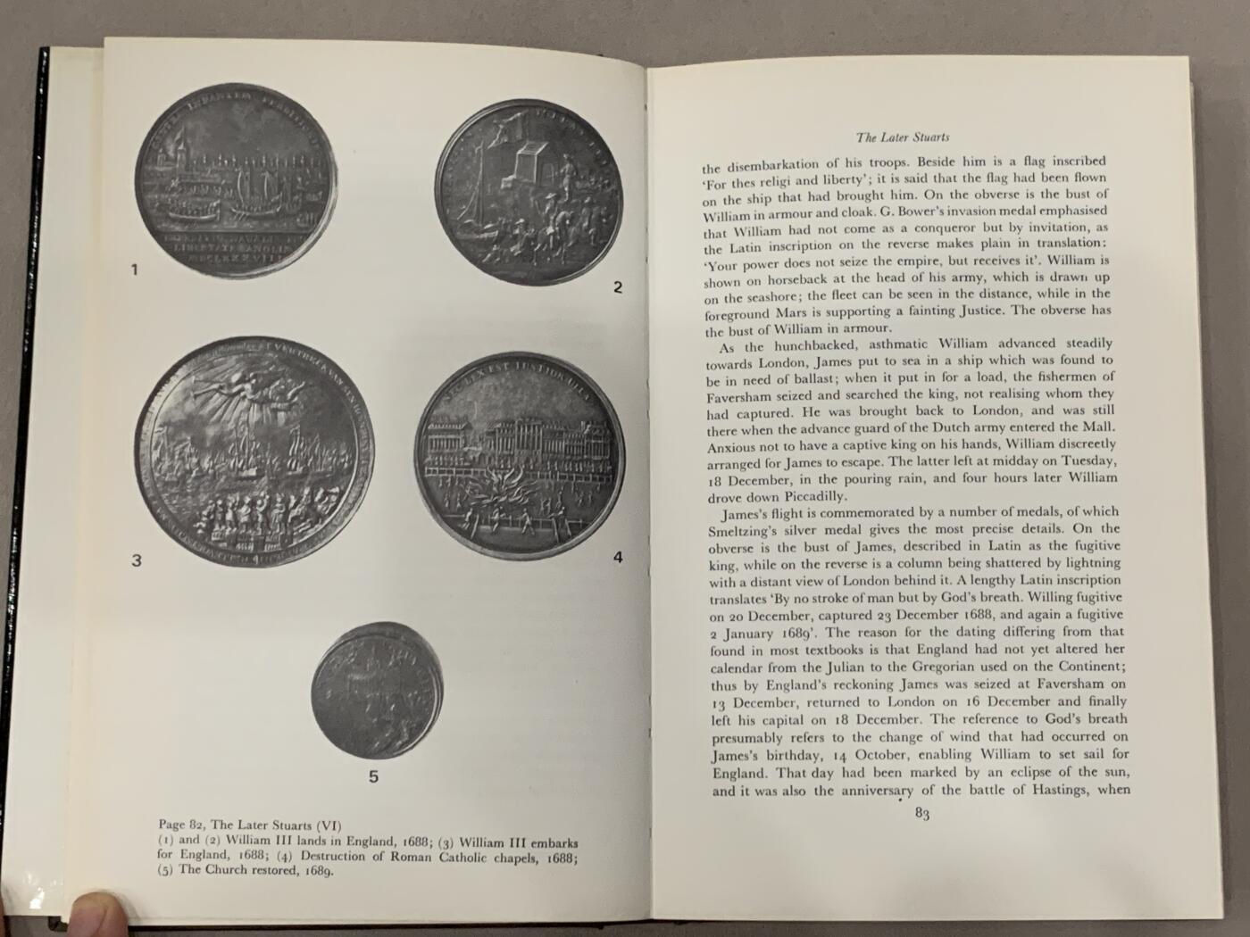 《竞宝斋》第290场- 周日，周一，周二 3场连拍 （全场包邮） 英国奖章目录 从都铎时代到现代的奖章历史 精装版 厚达236页