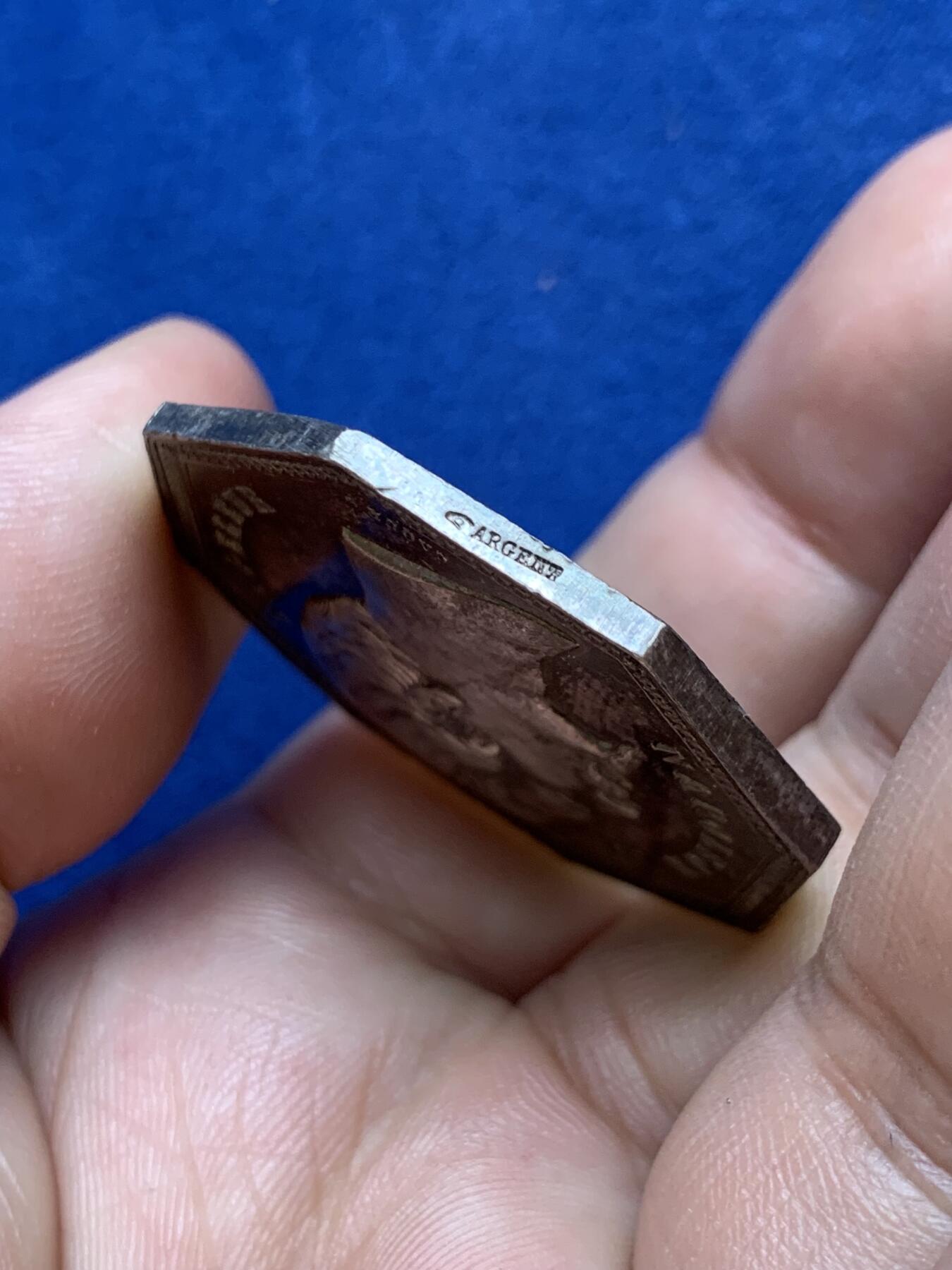 《竞宝斋》第291场- 周日，周一，周二 3场连拍 （全场包邮） 法国1853年巴黎外汇经纪人八角银jeton，36.3mm，22.05克，手指+ARGENT边铭