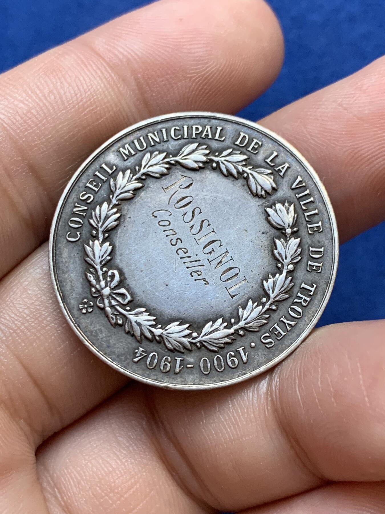 《竞宝斋》第291场- 周日，周一，周二 3场连拍 （全场包邮） 法国特鲁瓦市政委员会银质代币，15.89g，32.4mm，丰饶角边铭