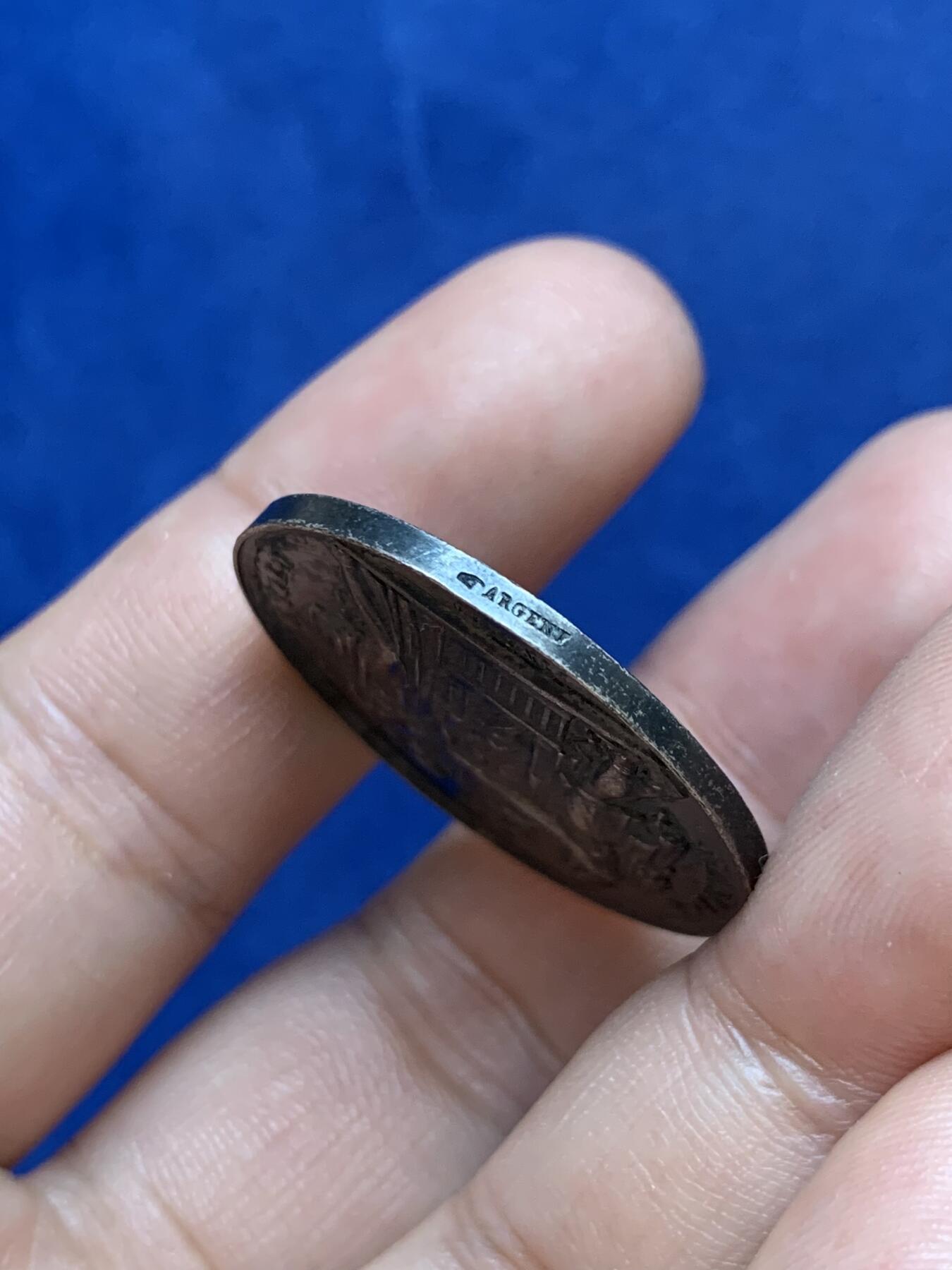 《竞宝斋》第291场- 周日，周一，周二 3场连拍 （全场包邮） 法国婚姻纪念圆型银代币 手指铭 30mm 11.9g