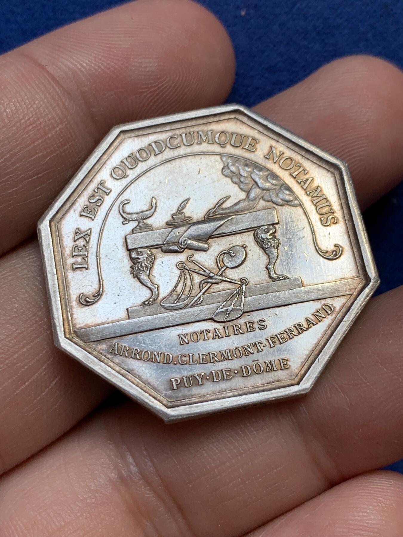 《竞宝斋》第291场- 周日，周一，周二 3场连拍 （全场包邮） 法国八角银质代币，克莱蒙公证处，15.94g，33.7mm，丰饶角边铭