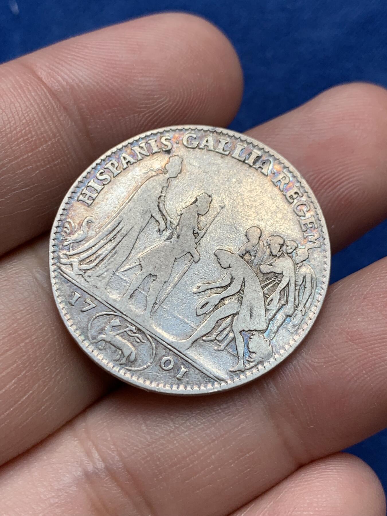 《竞宝斋》第291场- 周日，周一，周二 3场连拍 （全场包邮） 法国1701年安茹公爵登上西班牙王位纪念银质代币，8.93g，29.7mm