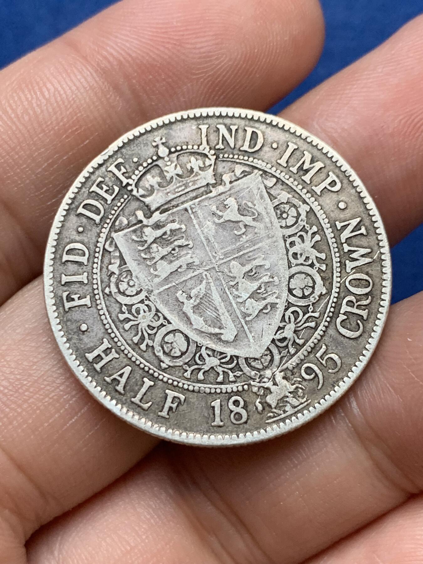 《竞宝斋》第290场- 周日，周一，周二 3场连拍 （全场包邮） 英国1895年维多利亚女王披纱半克朗银币