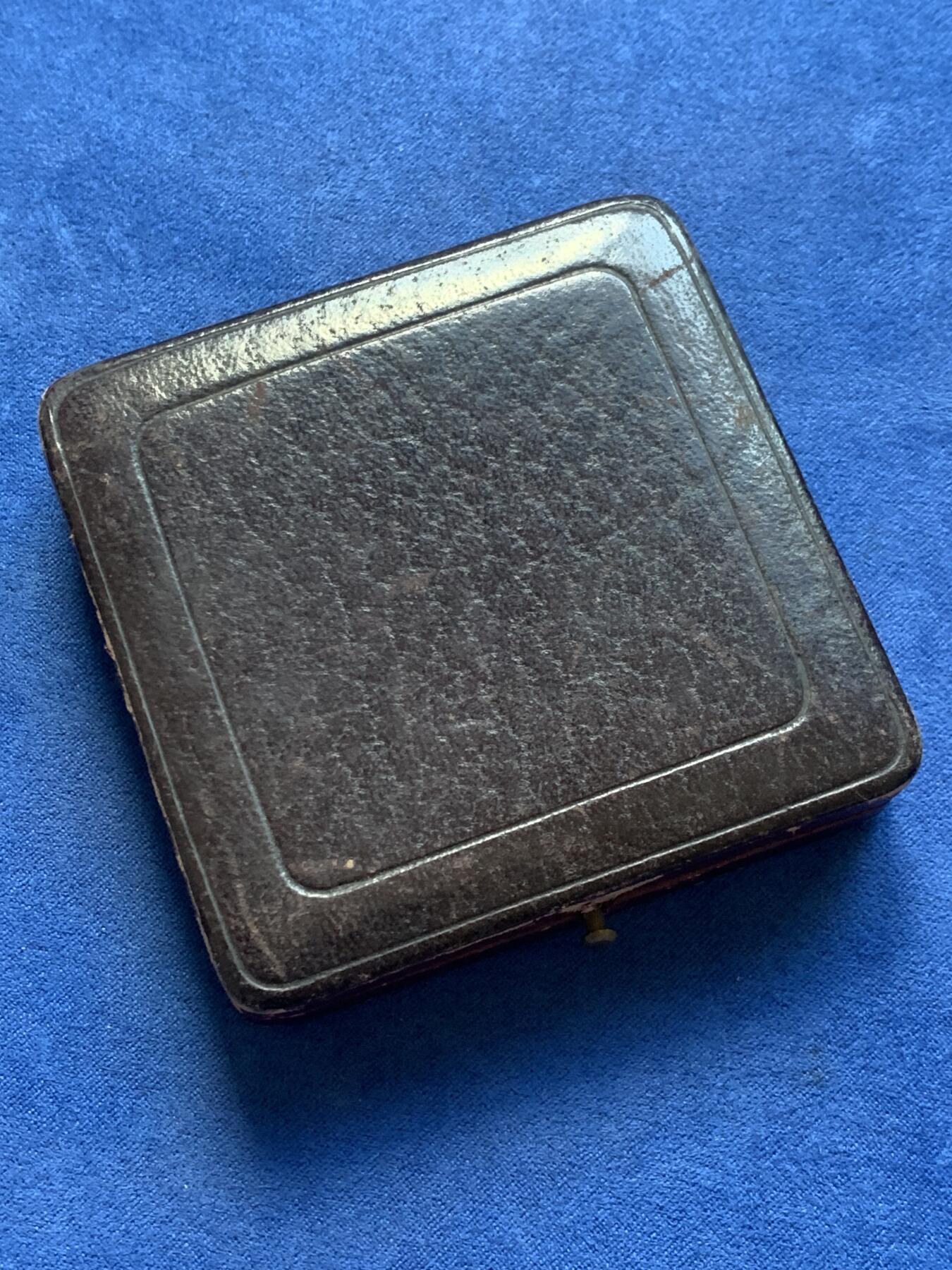 《竞宝斋》第291场- 周日，周一，周二 3场连拍 （全场包邮） 英国伦敦城市行业协会银章，威尔士亲王，未来的爱德华七世，74.85g，51.3mm