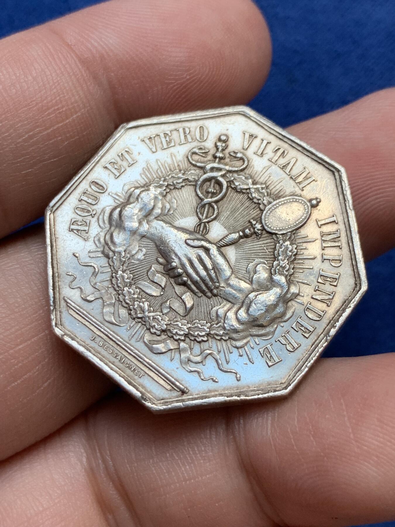 《竞宝斋》第291场- 周日，周一，周二 3场连拍 （全场包邮） 法国瓦茨省博韦公证人八角银质代币，14.51g，32mm，蜜蜂边铭