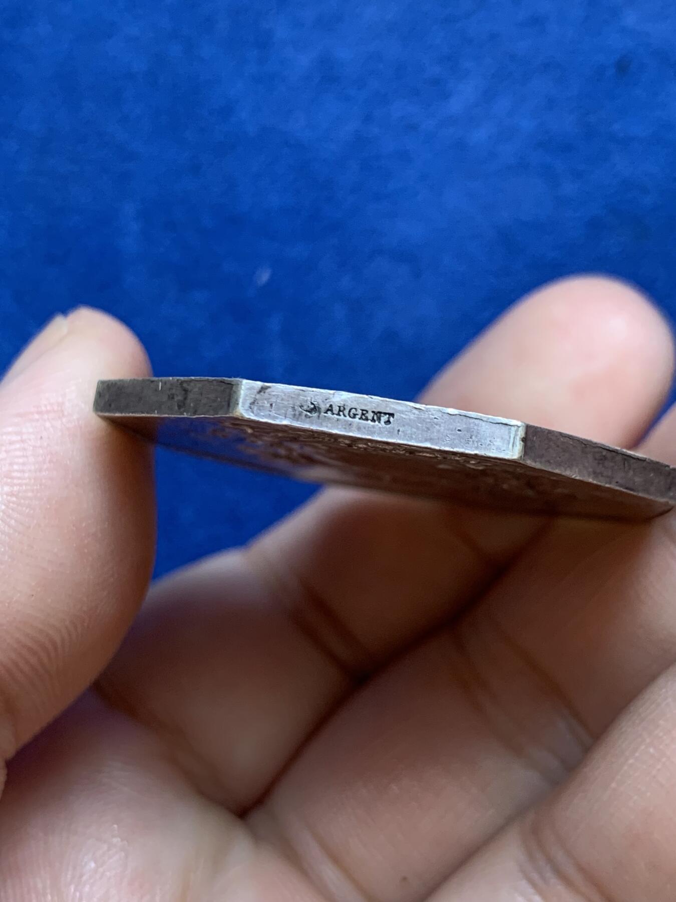 《竞宝斋》第291场- 周日，周一，周二 3场连拍 （全场包邮） 法国大西洋航运公司八角代币 26.66克 38.6mm 丰饶角边铭