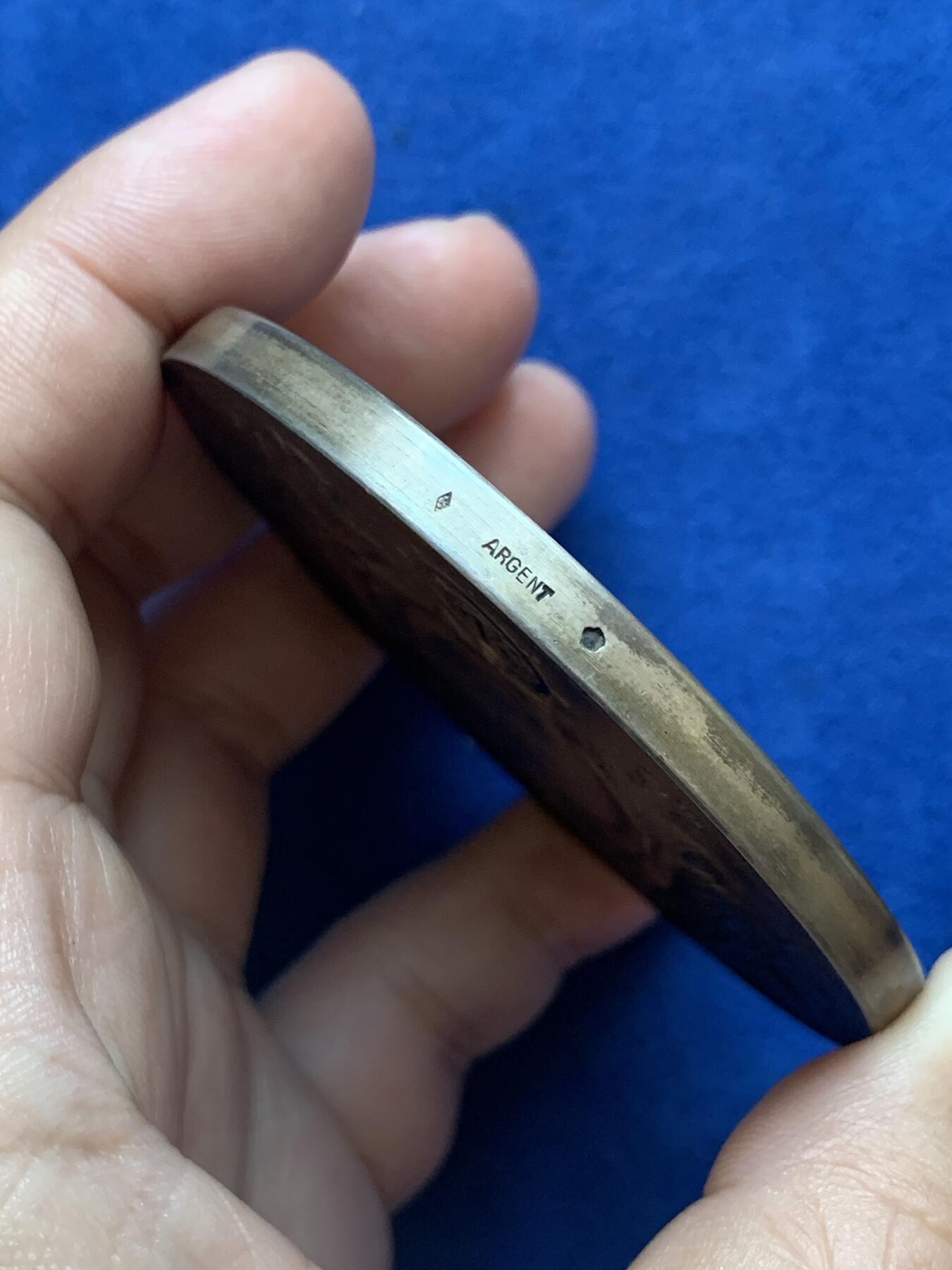 《竞宝斋》第291场- 周日，周一，周二 3场连拍 （全场包邮） 法国镀金大银章，大西洋邮政公司，168.73g，68.2mm，菱形+螃蟹ARGENT边铭，带原盒