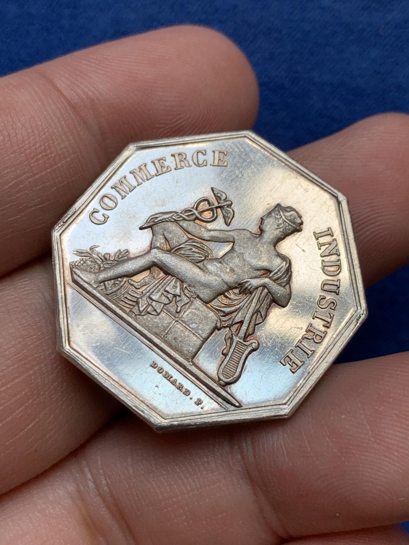 《竞宝斋》第291场- 周日，周一，周二 3场连拍 （全场包邮） 法国八角银质代币，鲁贝商会，14.05g，30.9mm，丰饶角边铭