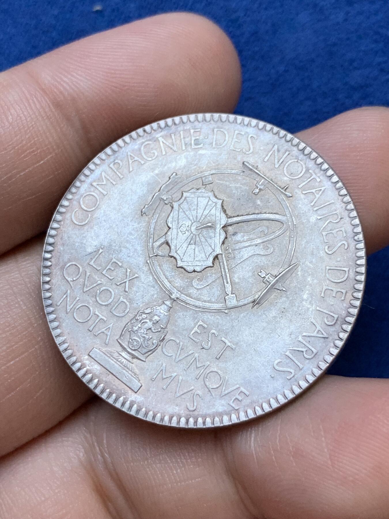 《竞宝斋》第291场- 周日，周一，周二 3场连拍 （全场包邮） 法国巴黎公证人银质代币，19.93g，36.5mm，丰饶角边铭