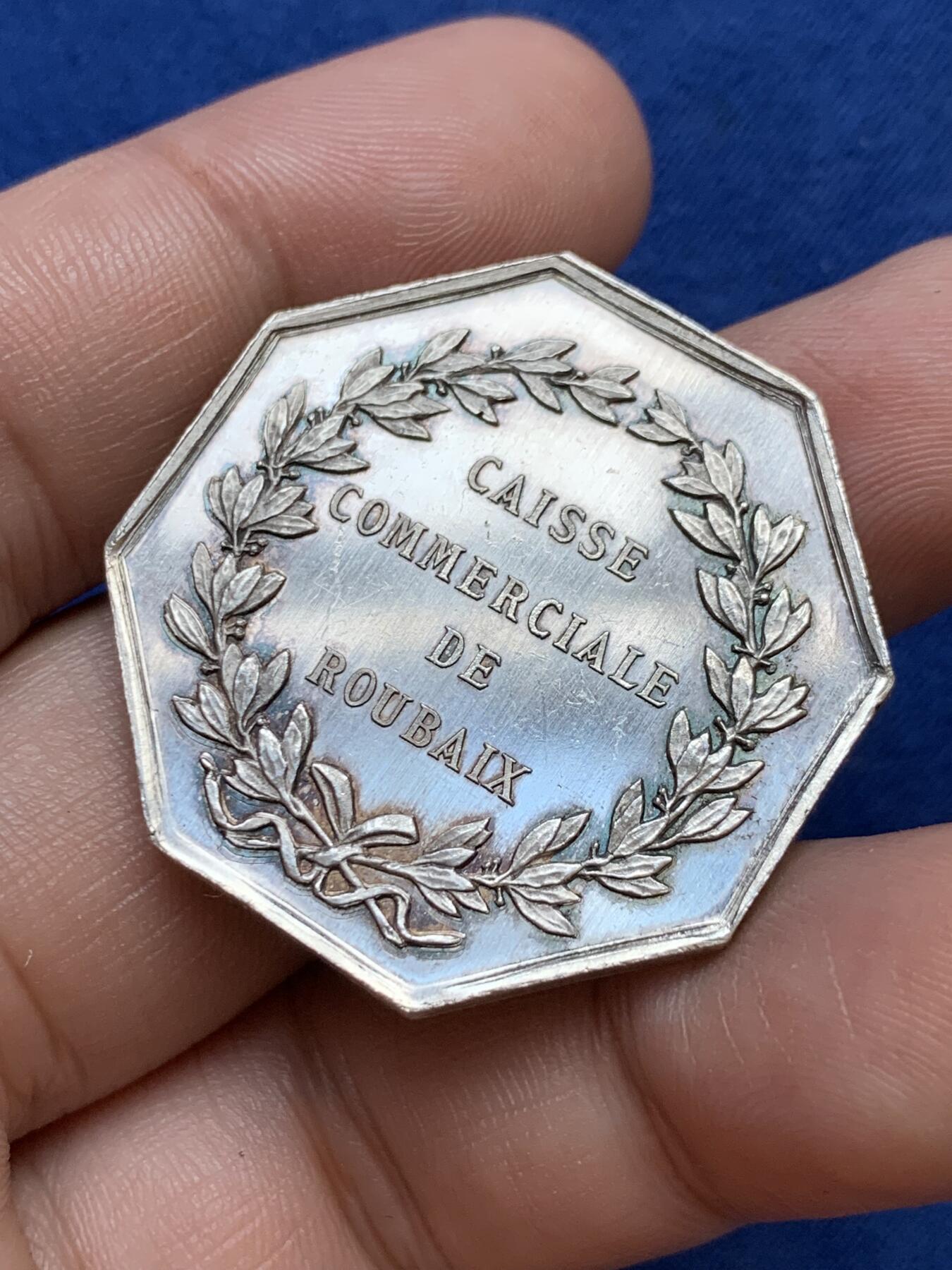 《竞宝斋》第291场- 周日，周一，周二 3场连拍 （全场包邮） 法国八角银章，鲁贝商业银行，20.00g，34.8mm，蜜蜂边铭