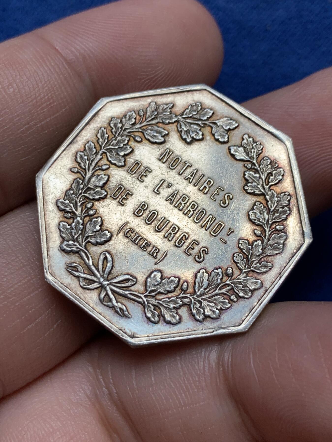 《竞宝斋》第291场- 周日，周一，周二 3场连拍 （全场包邮） 法国八角银质代币，布尔日公证人，16.09g，31.5mm，丰饶角边铭