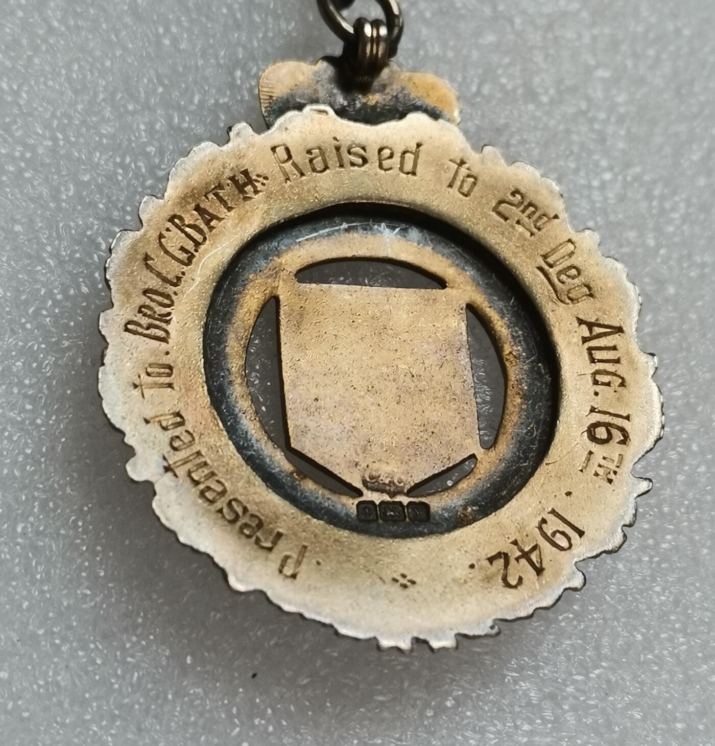 瓶子🏺第151期拍卖会  共济会二战时期1942年纪念银章  原盒 37克