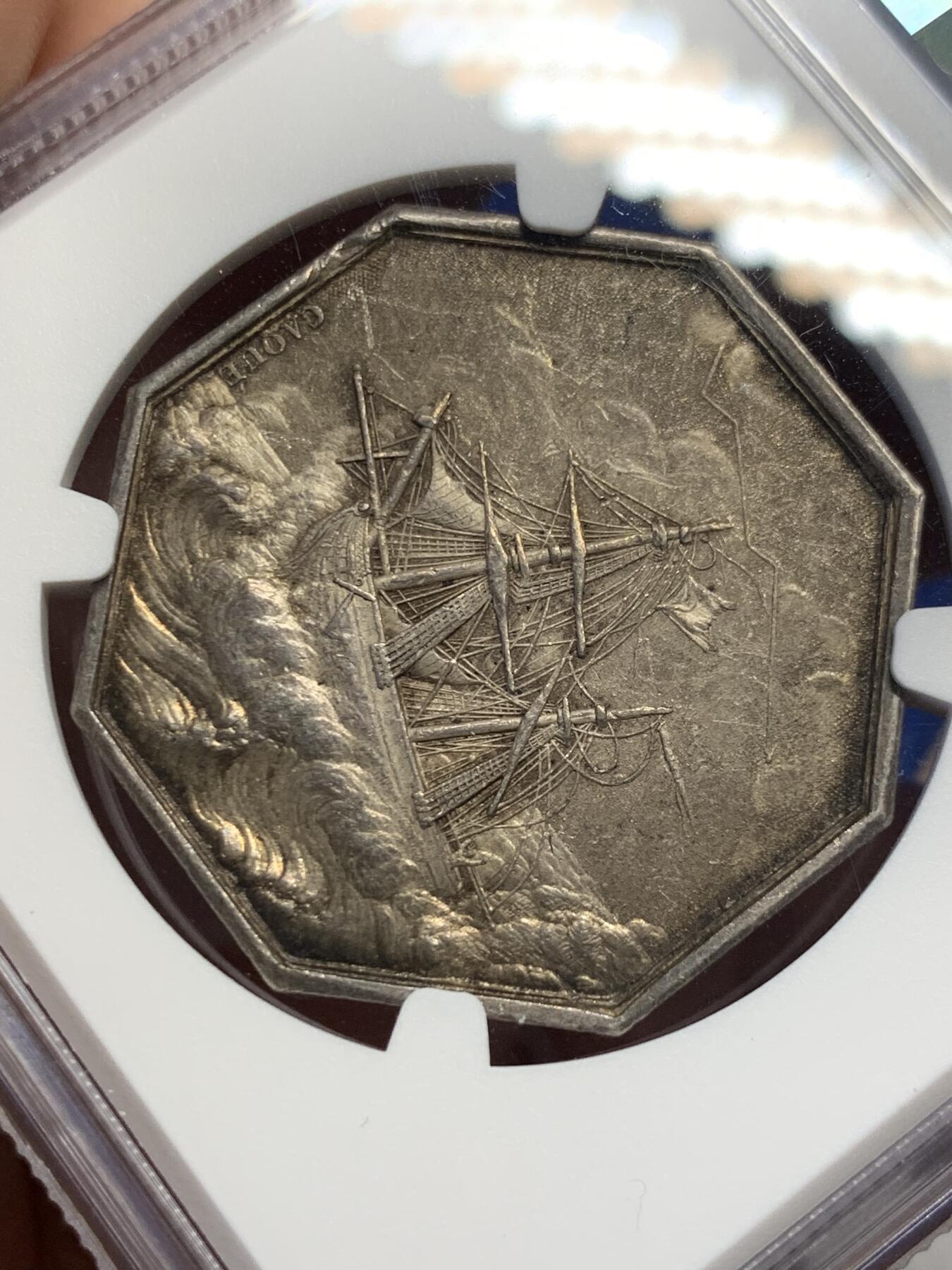 《竞宝斋》第291场- 周日，周一，周二 3场连拍 （全场包邮） NGC-AU58 法国名誉品海妖八角银质jeton，早期油灯人脸较难保存，难得au品相