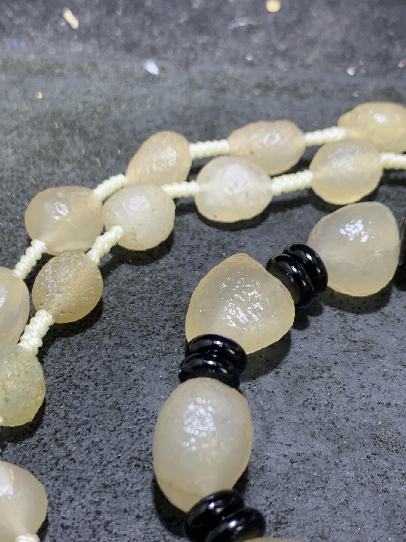 精美天然阿拉善戈壁白玛瑙原石项链加手串一套