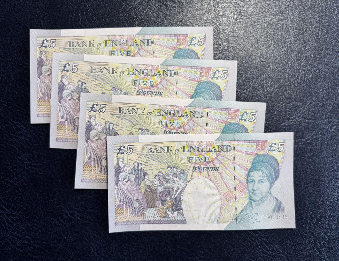 收藏联盟Quantum Auction 第363期拍卖  英国2002年版5镑4张 品相UNC- 灯下潮斑