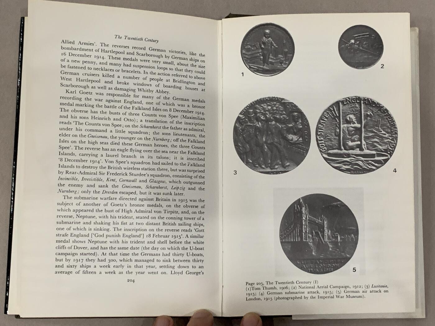 《竞宝斋》第290场- 周日，周一，周二 3场连拍 （全场包邮） 英国奖章目录 从都铎时代到现代的奖章历史 精装版 厚达236页