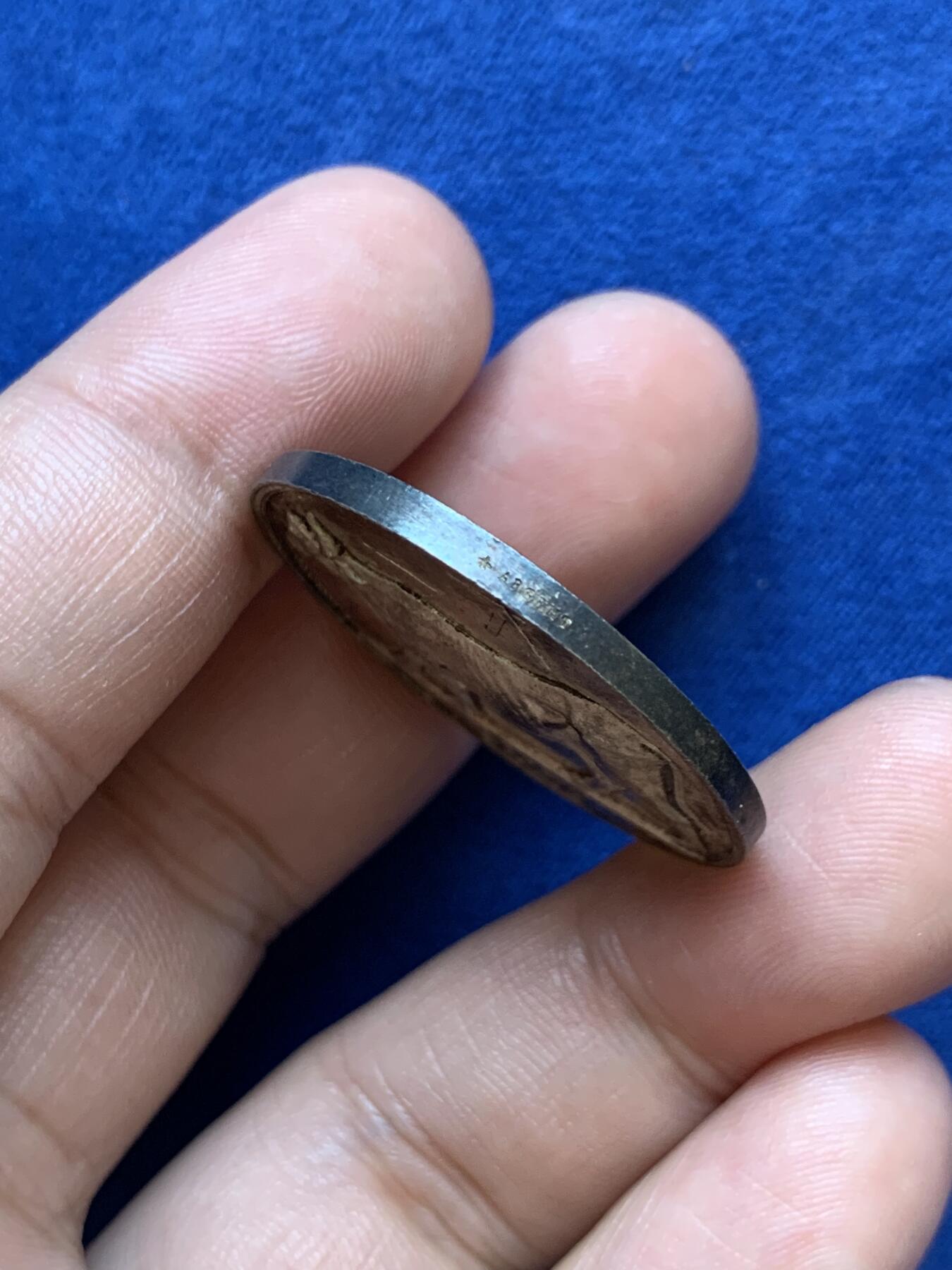 《竞宝斋》第291场- 周日，周一，周二 3场连拍 （全场包邮） 法国巴黎牛痘疫苗接种银章 直径32.4mm 16.17克 蜜蜂边铭