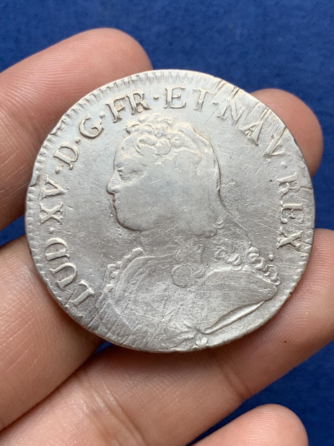 《竞宝斋》第290场- 周日，周一，周二 3场连拍 （全场包邮） 法国1726年路易十五埃居大银币 年轻版头像 早期品种 细节见图