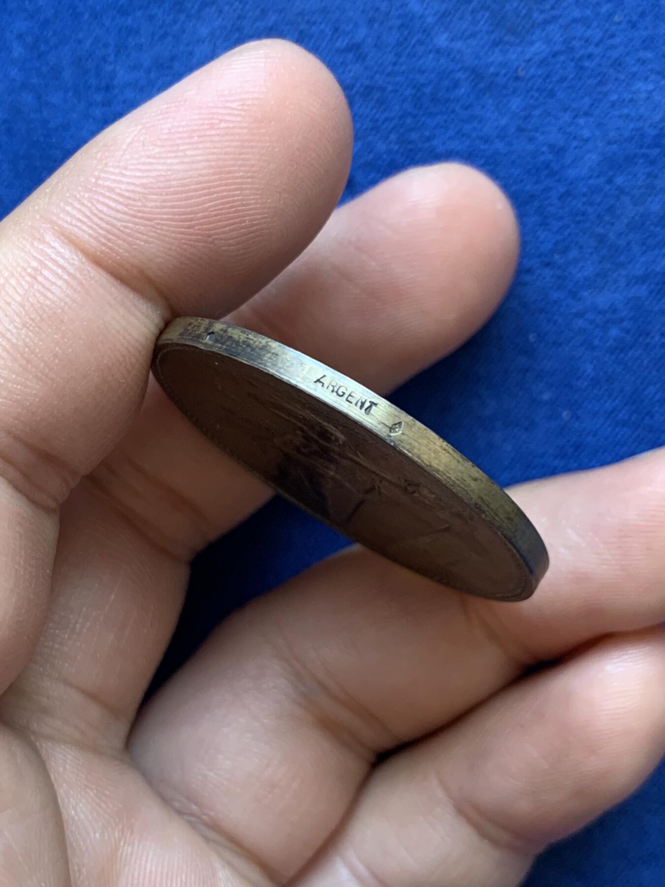 《竞宝斋》第291场- 周日，周一，周二 3场连拍 （全场包邮） 法国化学工业联盟镀金银质jeton，化学家拉瓦锡雕像，25.75g，36.6mm，菱形野猪头+ARGENT边铭