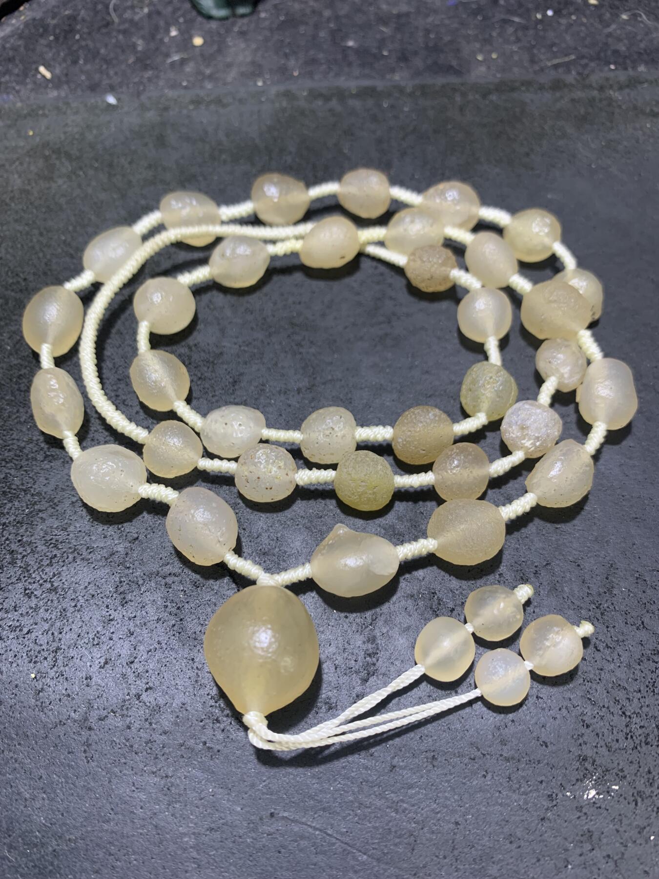 精美天然阿拉善戈壁白玛瑙原石项链加手串一套