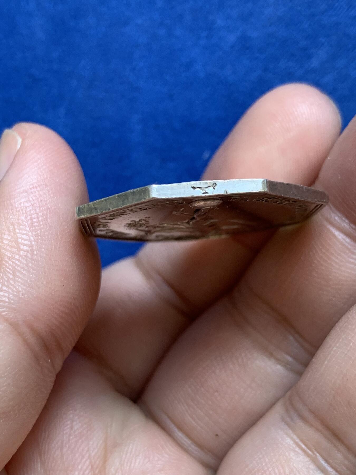 《竞宝斋》第291场- 周日，周一，周二 3场连拍 （全场包邮） 法国宫廷游戏八角银章 丘比特和舞者 30.3mm 11.9g 早期油灯边铭 稀缺品种