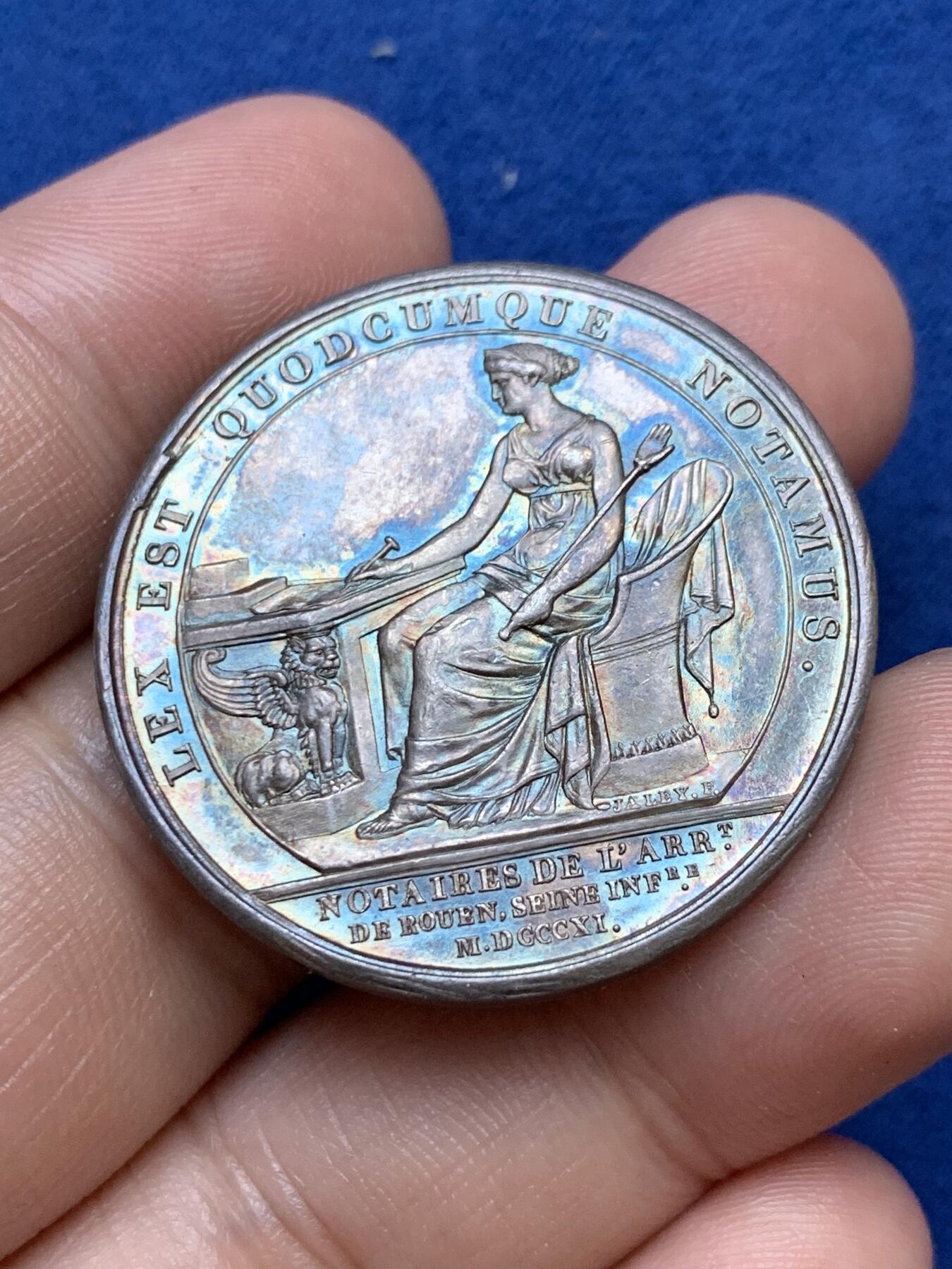 《竞宝斋》第291场- 周日，周一，周二 3场连拍 （全场包邮） 法国路易十八头像鲁昂公证人银质代币，17.63g，34.8mm，早期无边铭