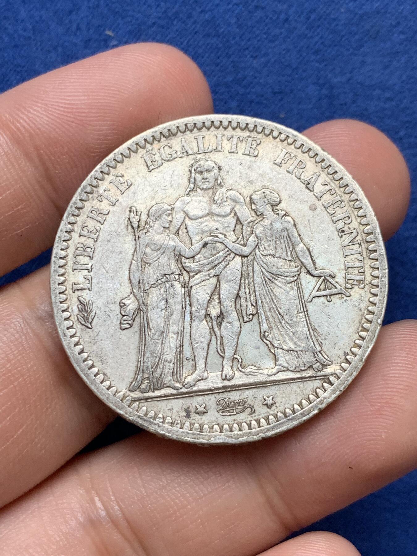 《竞宝斋》第290场- 周日，周一，周二 3场连拍 （全场包邮） 1873年法国大力神5法郎银币 25g