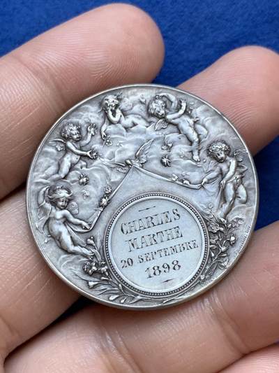 《竞宝斋》第291场- 周日，周一，周二 3场连拍 （全场包邮） - 法国名誉BOTTEE五个小天使最美婚章 1898年结婚纪念 22.63克 36mm