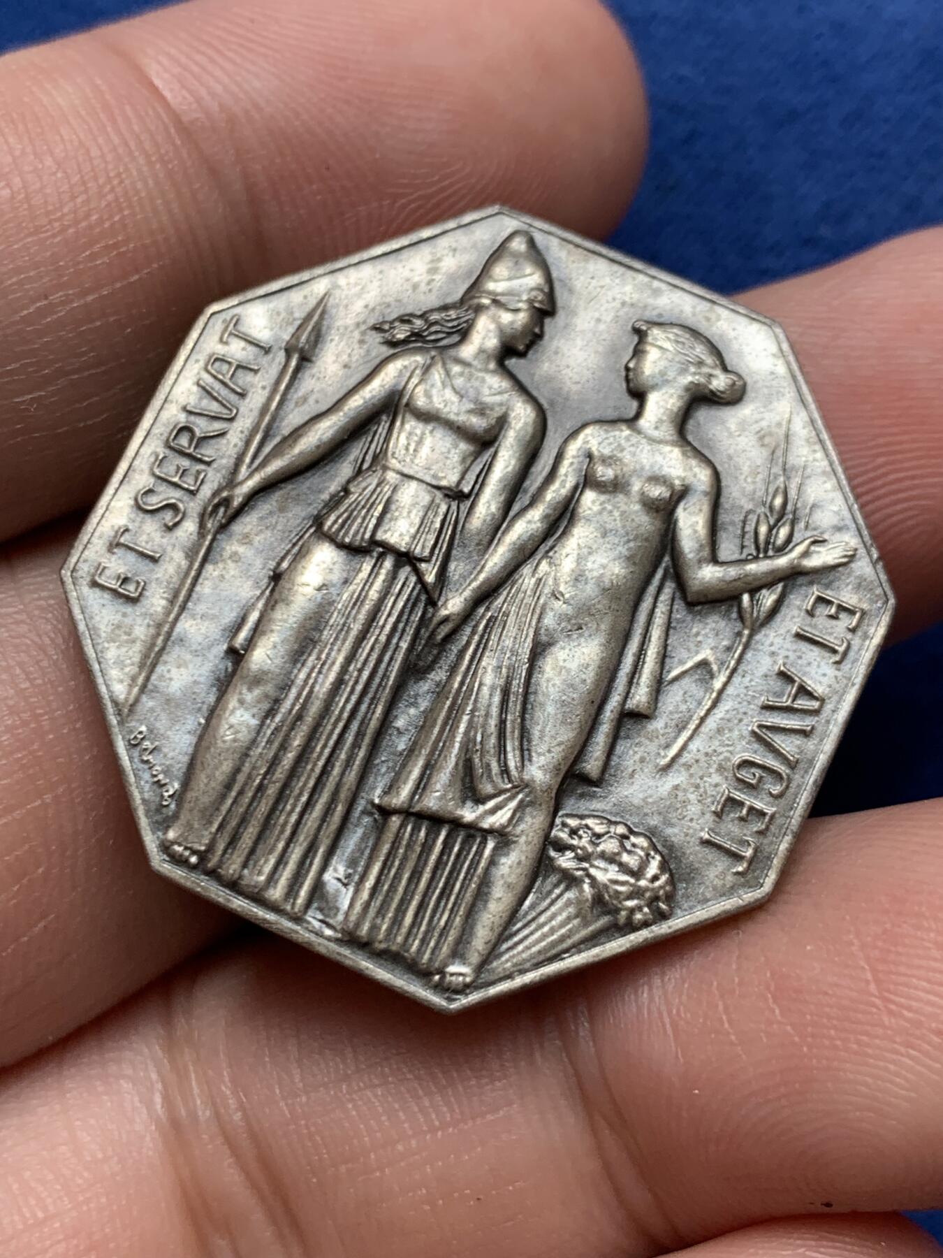 《竞宝斋》第291场- 周日，周一，周二 3场连拍 （全场包邮） 法国巴黎外汇经纪人八角银质代币 20克 31.9mm 丰饶角边铭