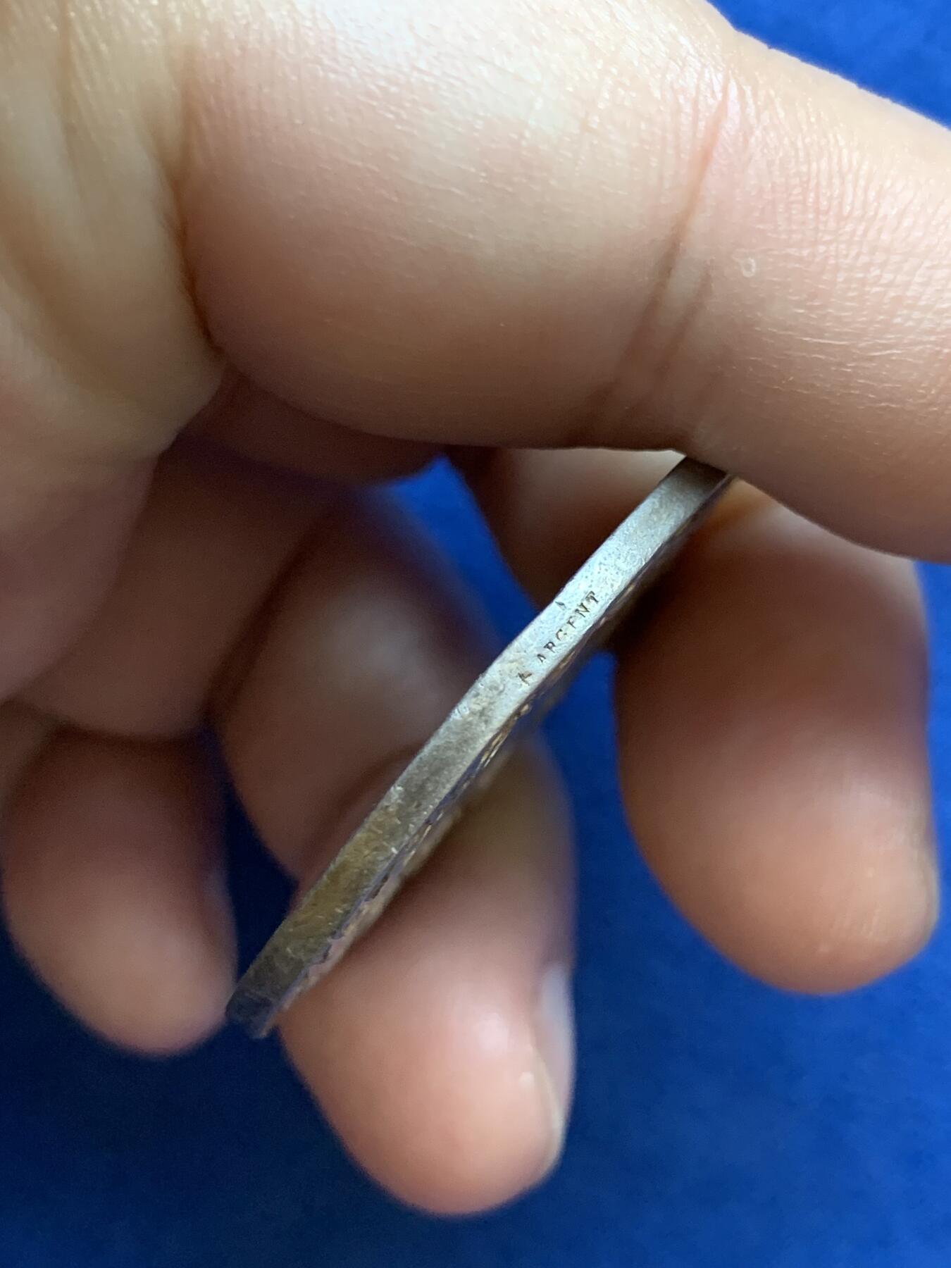 《竞宝斋》第291场- 周日，周一，周二 3场连拍 （全场包邮） 好彩 法国谷物女神带环银章 22.56克 37mm 蜜蜂边铭