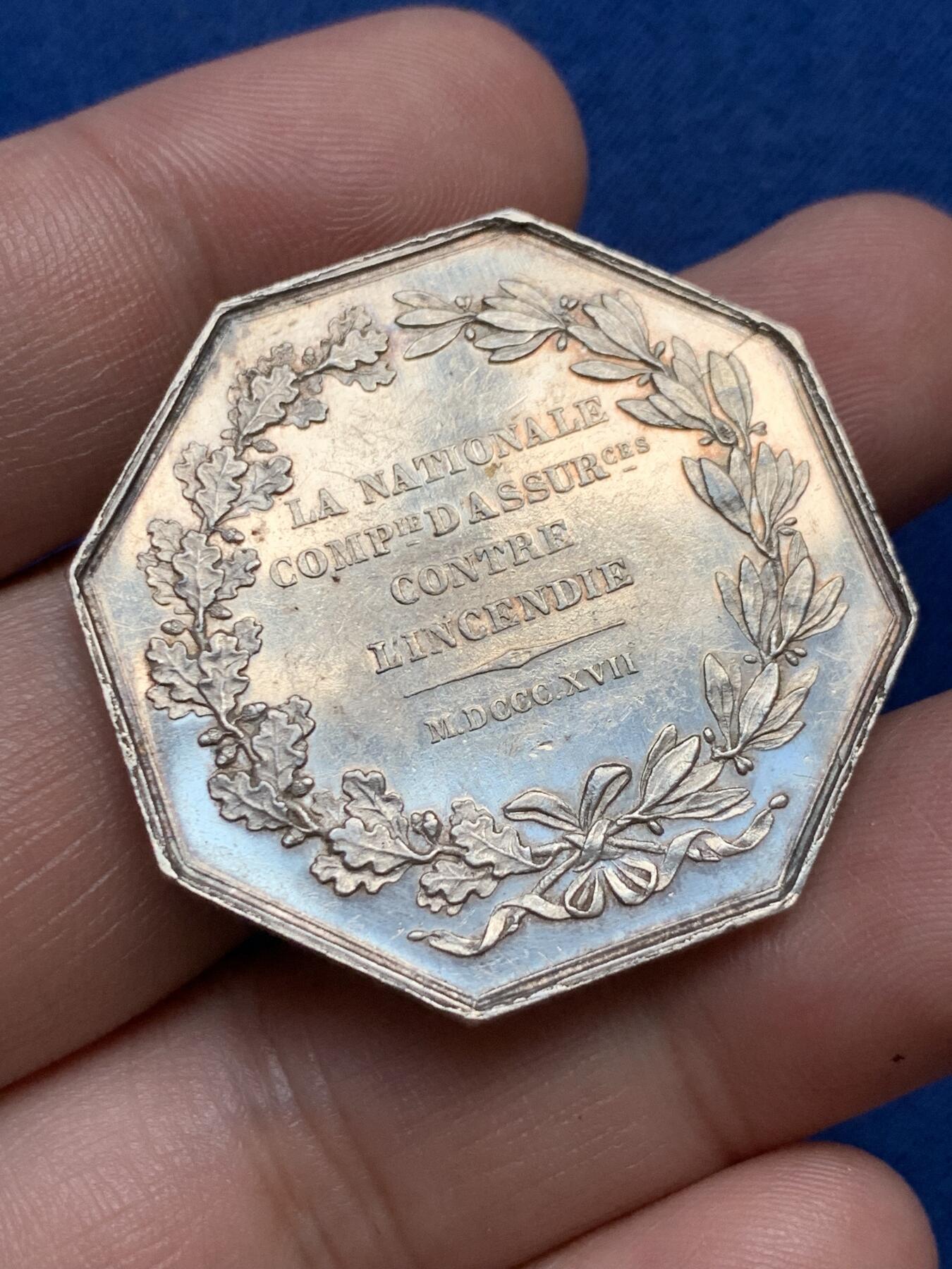 《竞宝斋》第291场- 周日，周一，周二 3场连拍 （全场包邮） 法国八角银章，火灾保险公司，19.88g，36.2mm，蜜蜂边铭