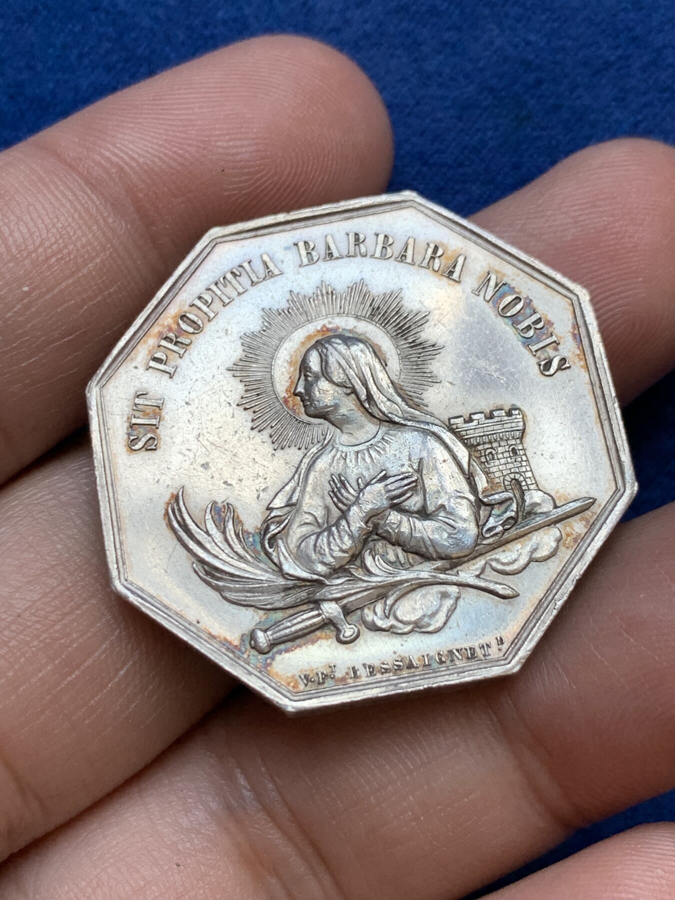 《竞宝斋》第291场- 周日，周一，周二 3场连拍 （全场包邮） 法国尼姆矿业公司八角银章 直径33.5mm 重19.2克 丰饶角边铭