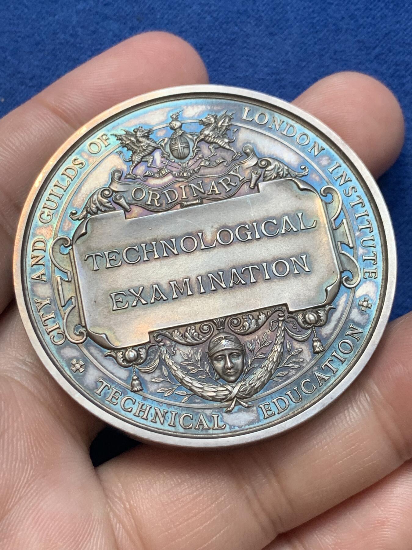 《竞宝斋》第291场- 周日，周一，周二 3场连拍 （全场包邮） 英国伦敦城市行业协会银章，威尔士亲王，未来的爱德华七世，74.85g，51.3mm