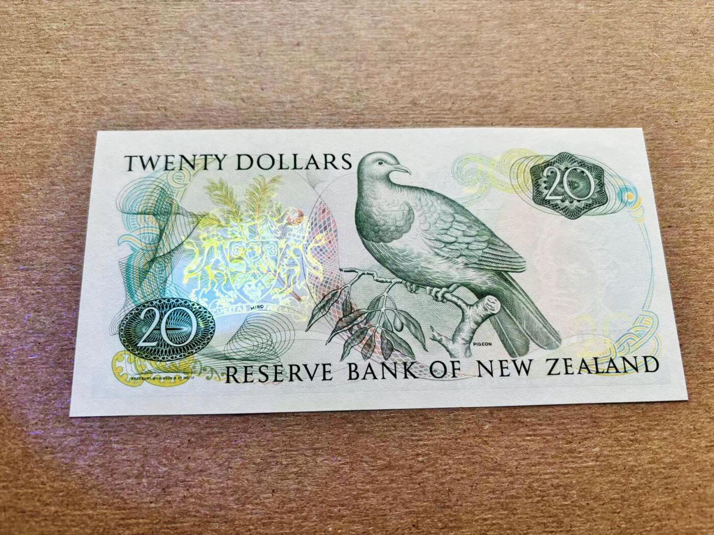 【Blue Auction】✨世界纸币精拍第511期【精】 【倒置号】新西兰 20元 花冠女王 全新UNC