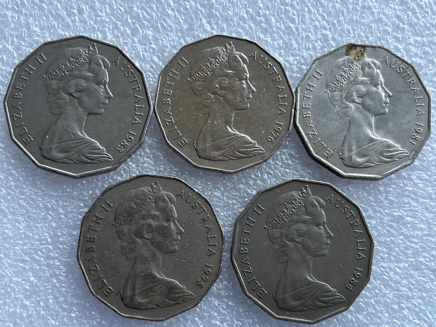 第一海外回流一元起拍收藏 散币专场 第103期 澳大利亚50分 女王花冠版 5枚