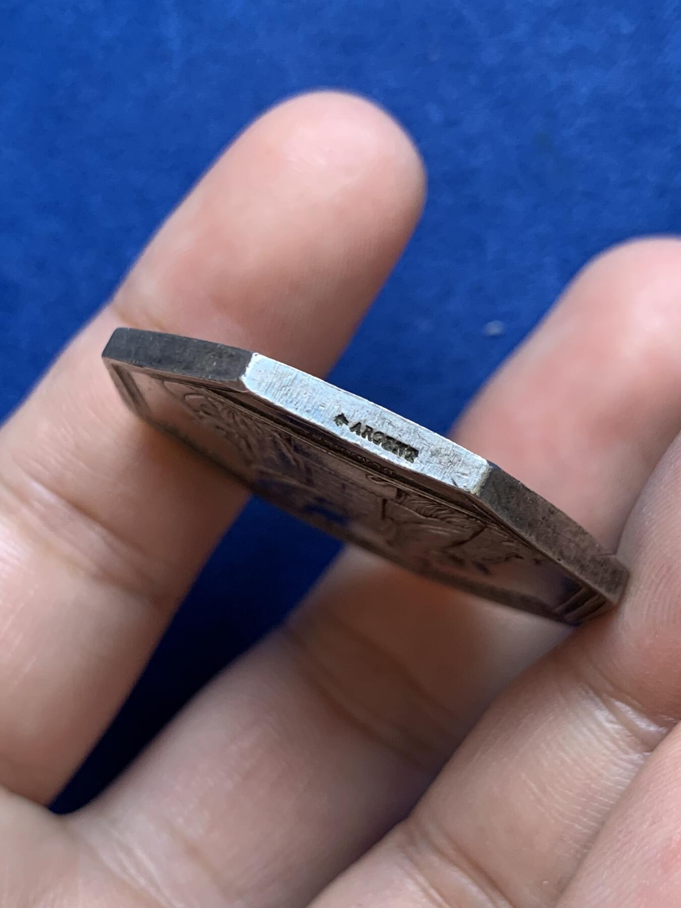 《竞宝斋》第291场- 周日，周一，周二 3场连拍 （全场包邮） 法国密涅瓦法兰西银行智慧决定财富商业八角银代币 蜜蜂边铭 37mm 24.7g