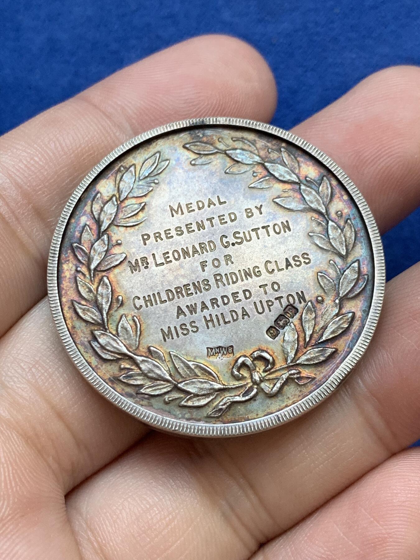 《竞宝斋》第291场- 周日，周一，周二 3场连拍 （全场包邮） 英国皇家郡和哈克尼马术协会，雷丁展览会银章，27.25g，38.3mm