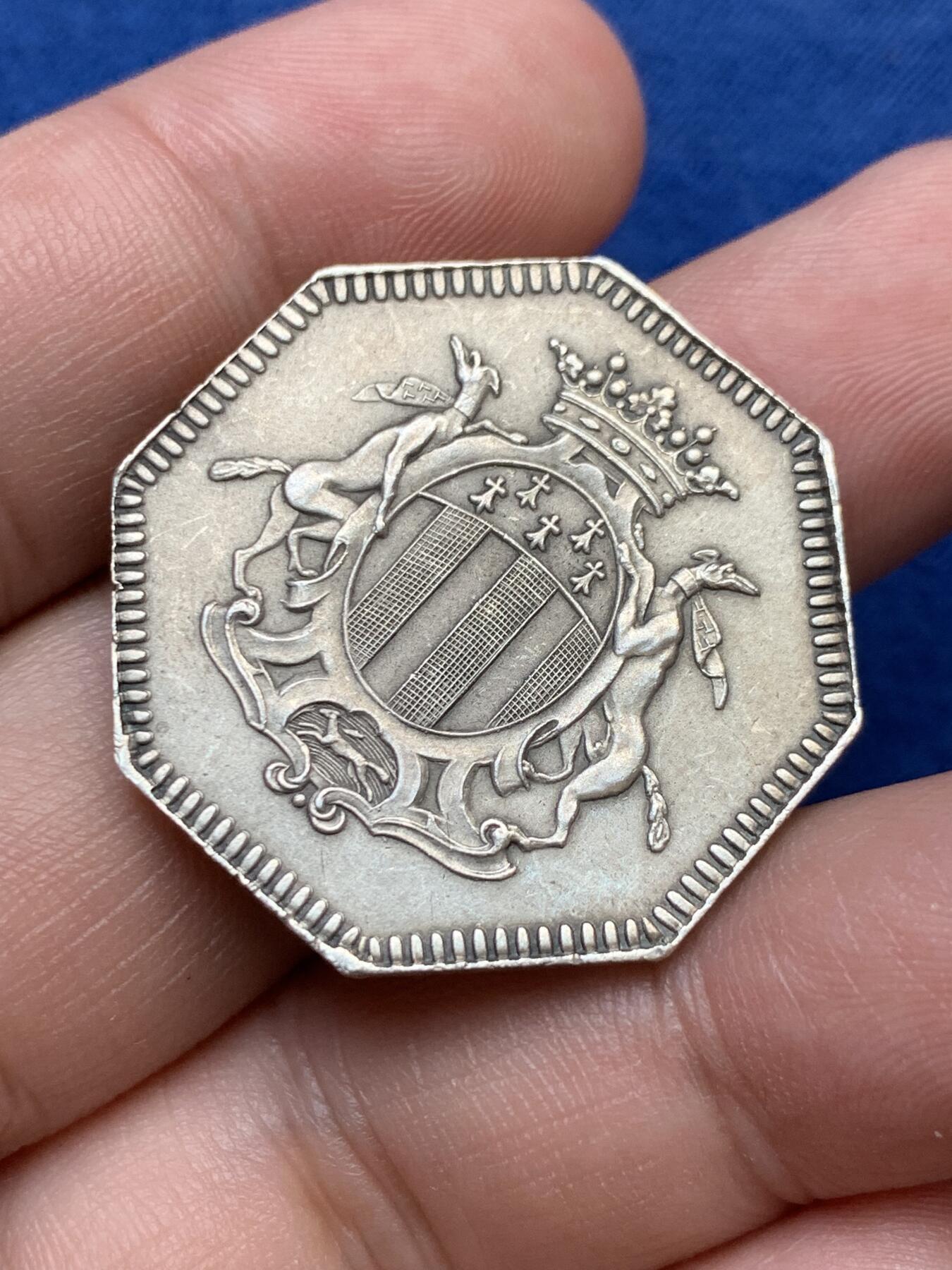 《竞宝斋》第291场- 周日，周一，周二 3场连拍 （全场包邮） 法国八角银质代币，雷恩储蓄银行，16.47g，31.5mm，菱形野猪头+ARGENT边铭