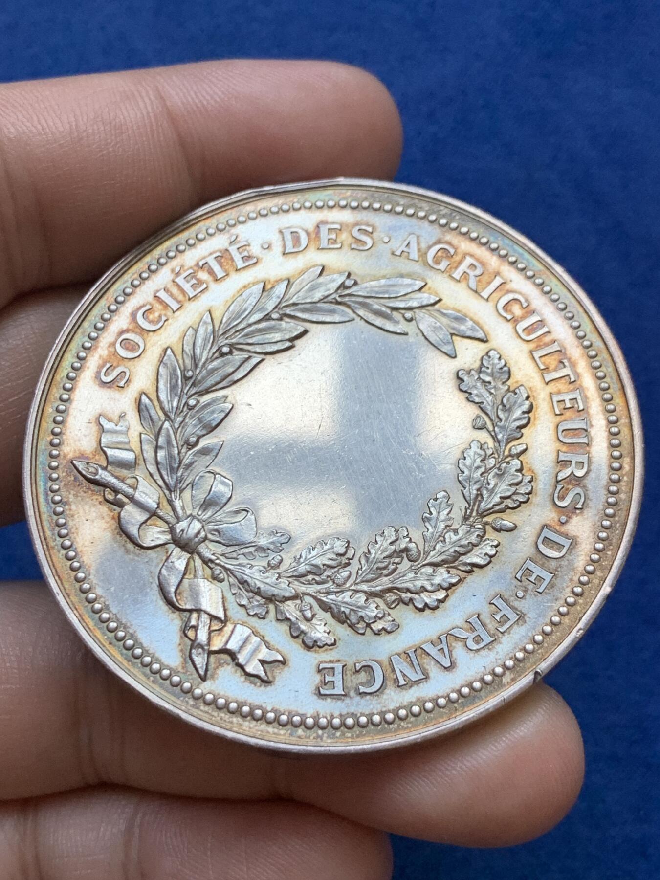 《竞宝斋》第291场- 周日，周一，周二 3场连拍 （全场包邮） 法国农业部大银章，79.24g，55.3mm，丰饶角边铭