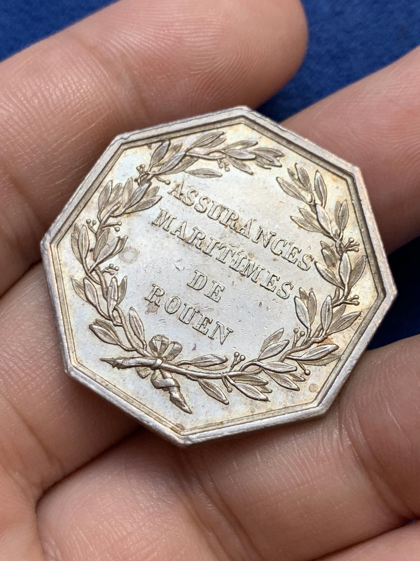 《竞宝斋》第291场- 周日，周一，周二 3场连拍 （全场包邮） 法国八角银质代币，鲁昂海上保险公司，18.17g，32.6mm，1832年以前无边铭