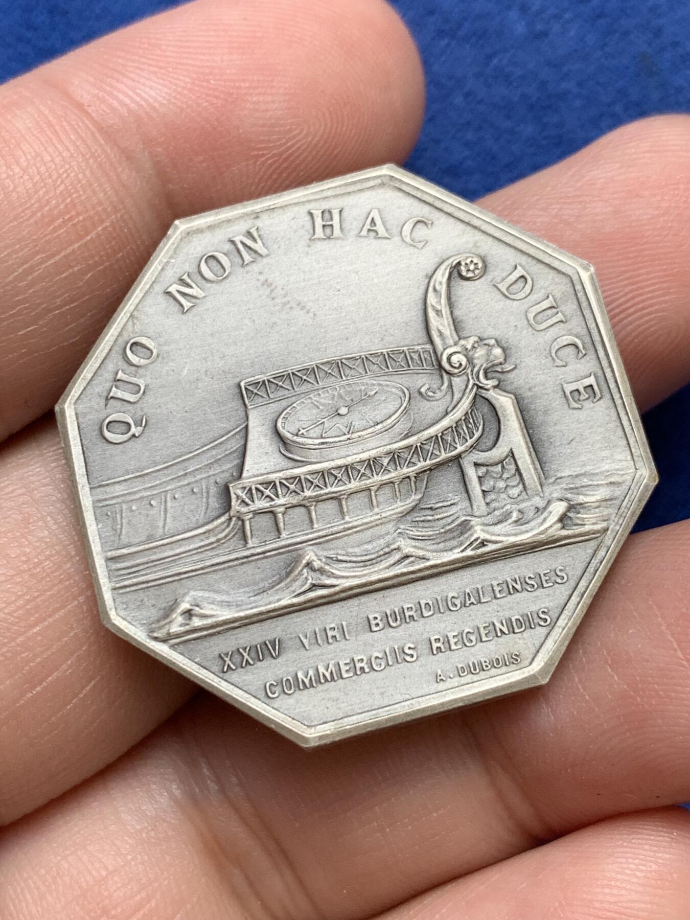 《竞宝斋》第291场- 周日，周一，周二 3场连拍 （全场包邮） 法国贸易女神八角代用币 20.82克 33.5mm 丰饶2边铭