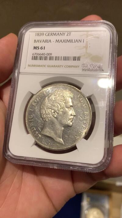 《竞宝斋》第290场- 周日，周一，周二 3场连拍 （全场包邮） NGC MS61 德国1839年巴伐利亚选帝侯骑马雕像历史双泰勒 37.12g 38mm 90%