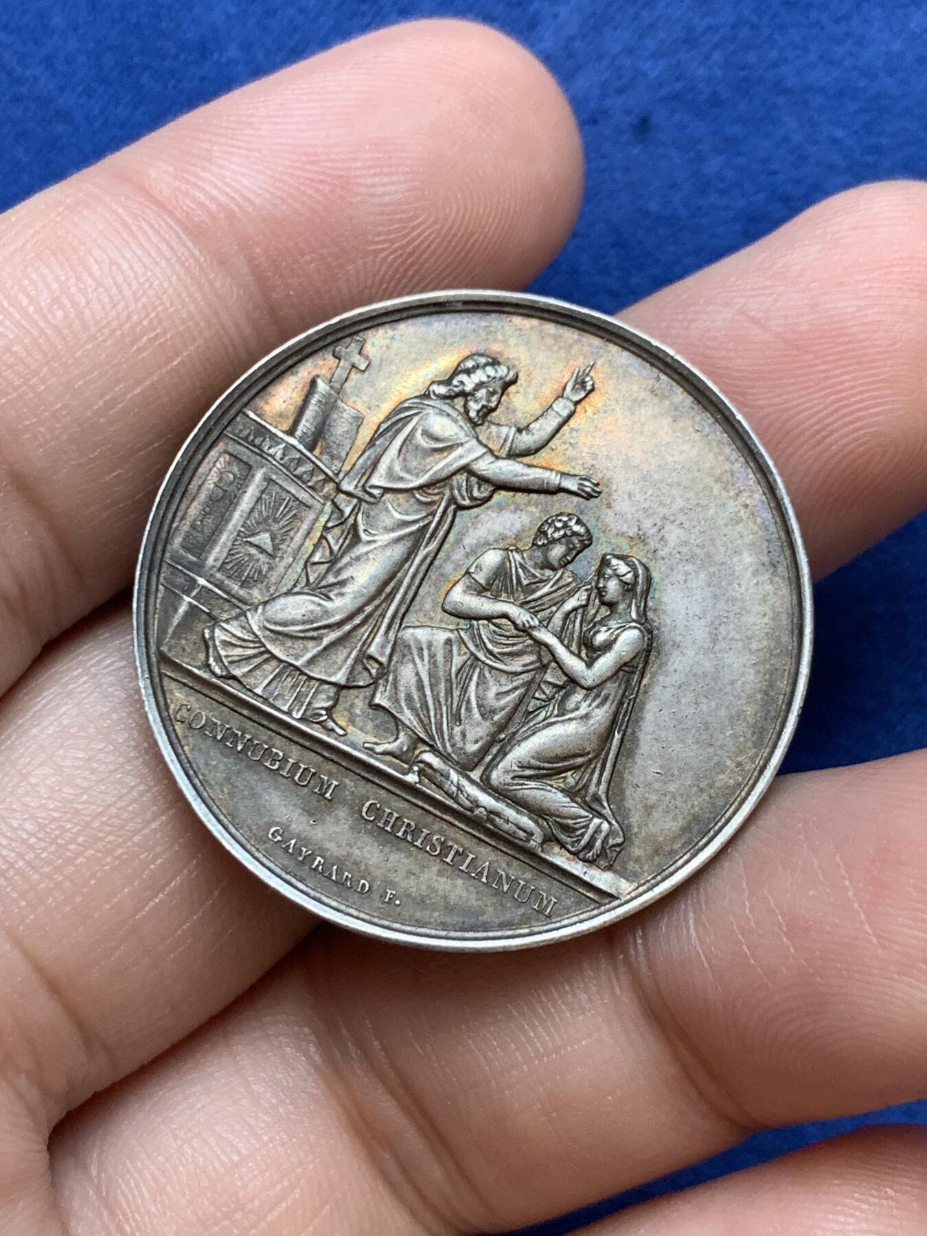 《竞宝斋》第291场- 周日，周一，周二 3场连拍 （全场包邮） 法国基督教婚礼圆型银代币 手指铭 33mm 16.6g