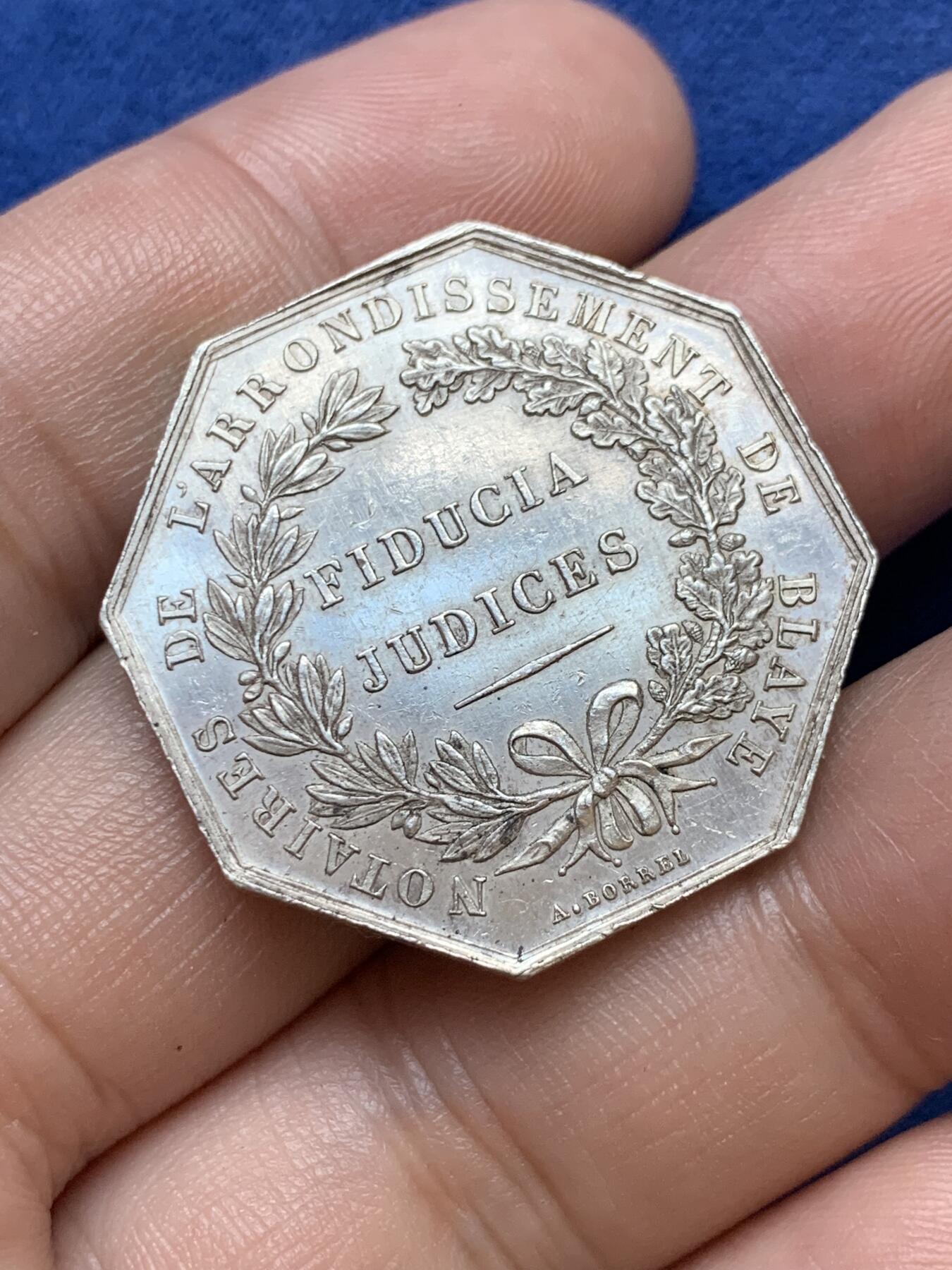 《竞宝斋》第291场- 周日，周一，周二 3场连拍 （全场包邮） 法国八角银质代币，布莱公证人，13.08g，30.8mm，蜜蜂边铭