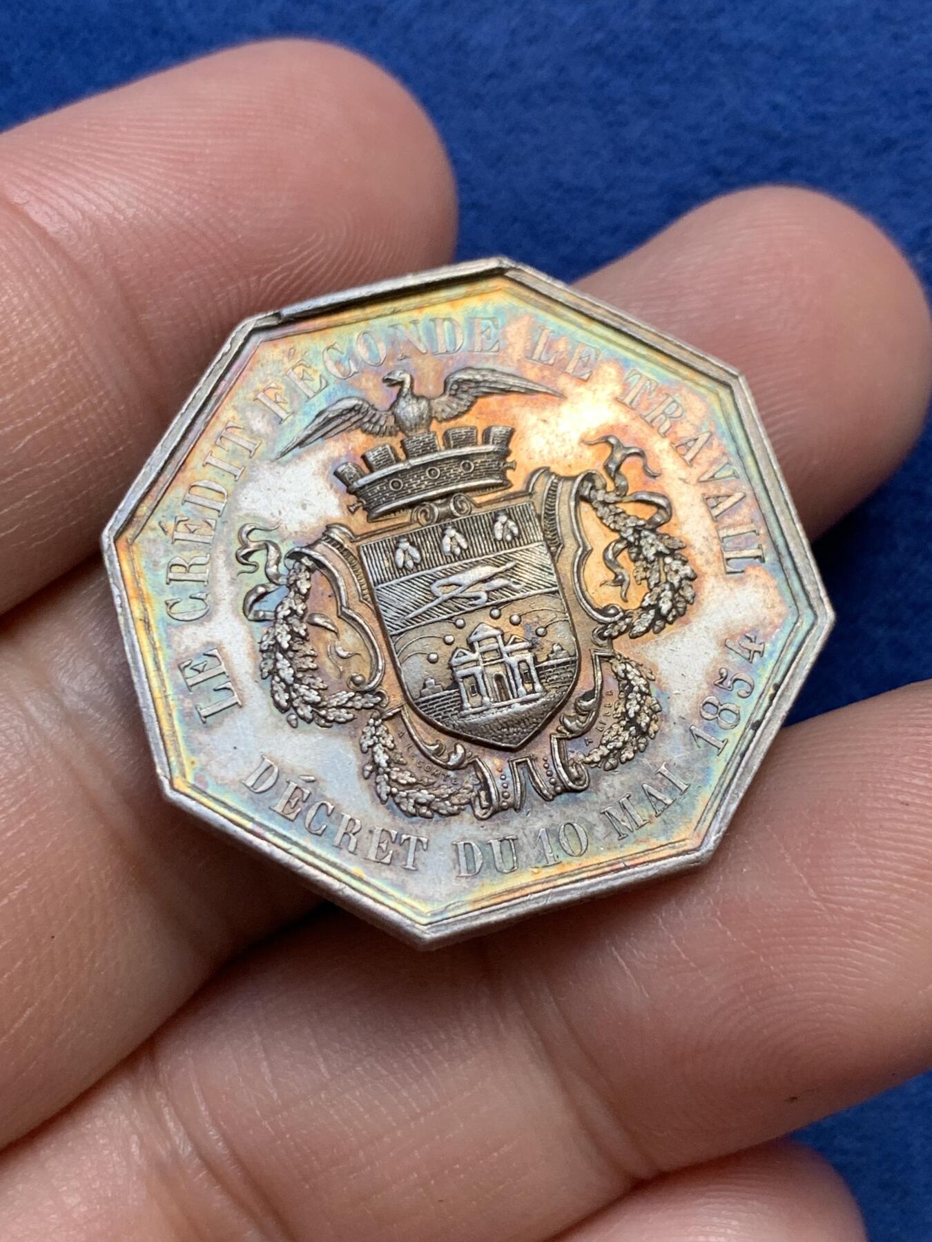 《竞宝斋》第291场- 周日，周一，周二 3场连拍 （全场包邮） 法国里尔区代理人八角银jeton，29.7mm，14.3克，复打双手指+ARGENT边铭