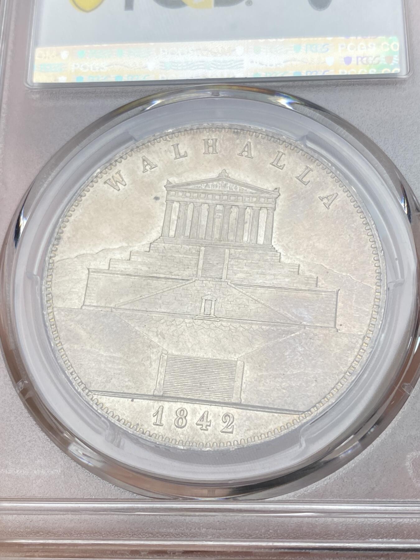 万国钱币拍卖第030期（万国三十期纪念大拍） PCGS MS63 1842年德国巴伐利亚路德维希一世瓦尔哈拉英灵殿落成纪念2泰勒 德意志最神圣的建筑 全德意志最伟大的灵魂统统入驻英灵殿 近年来很少见到好品相 此枚深打原味五彩状态不可错过