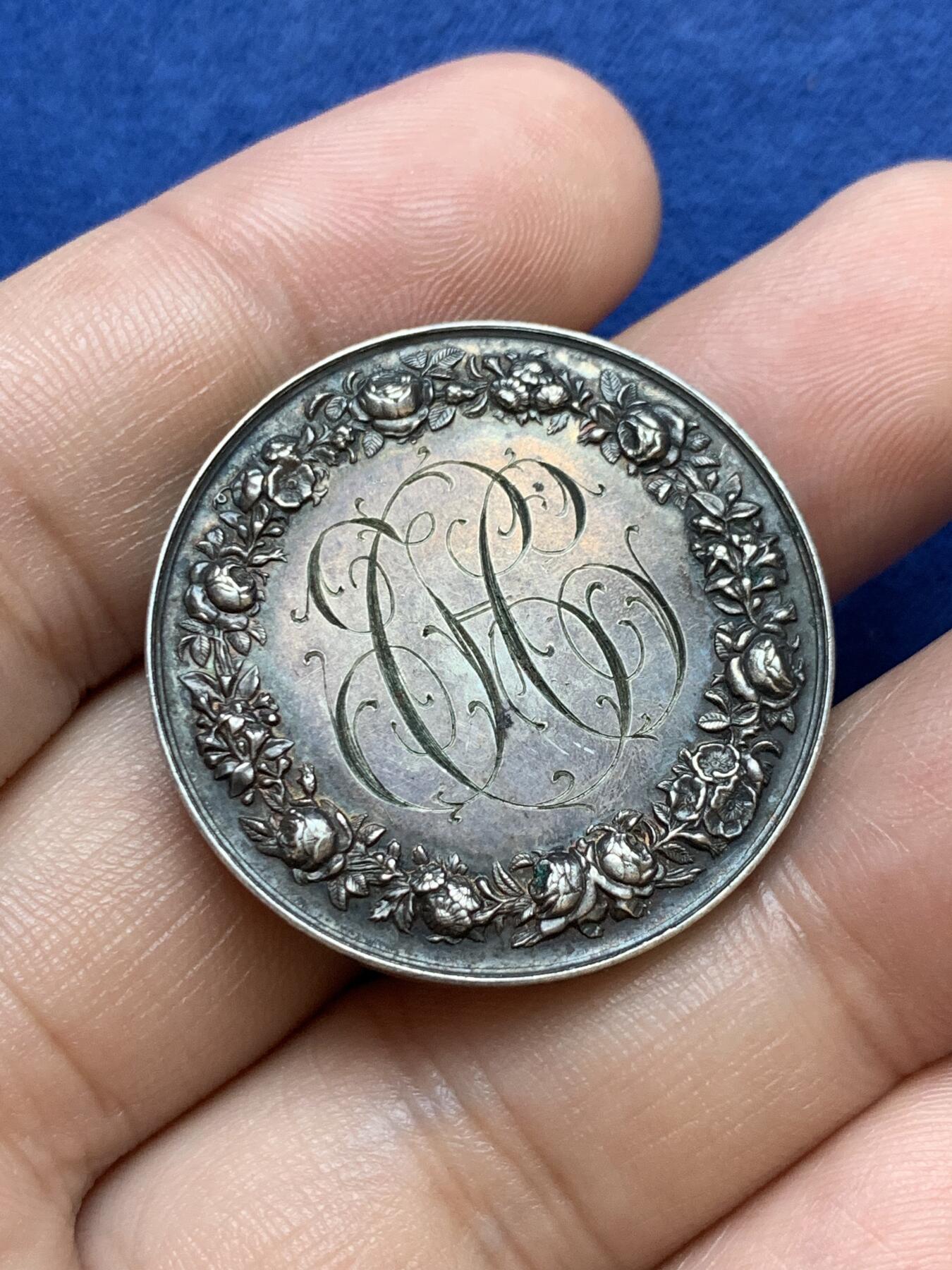 《竞宝斋》第291场- 周日，周一，周二 3场连拍 （全场包邮） 1894年法国婚姻纪念圆型银代币 丰饶角边铭 32mm 16.2g