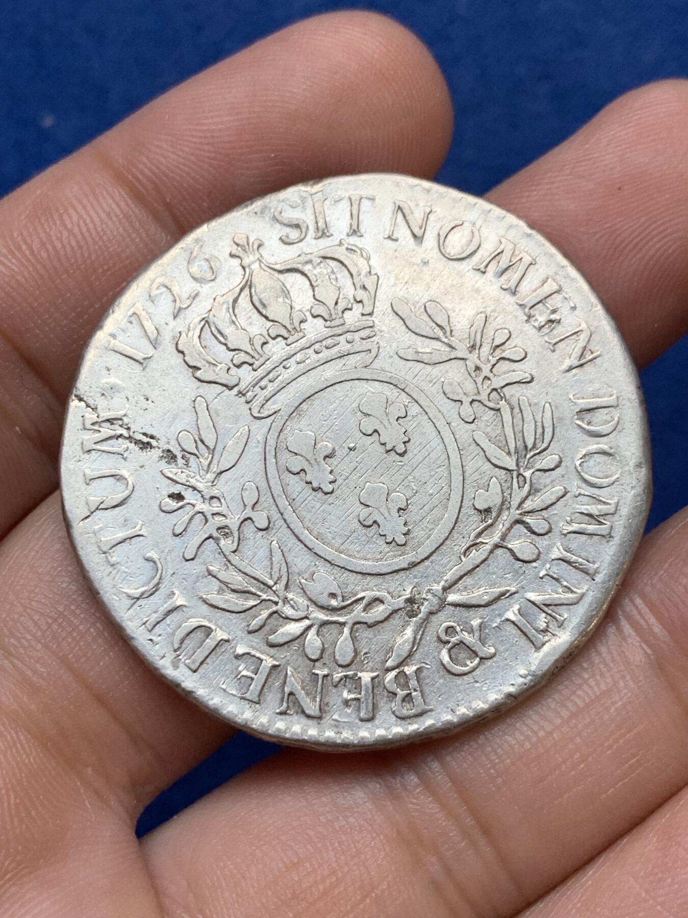 《竞宝斋》第290场- 周日，周一，周二 3场连拍 （全场包邮） 法国1726年路易十五埃居大银币 年轻版头像 早期品种 细节见图