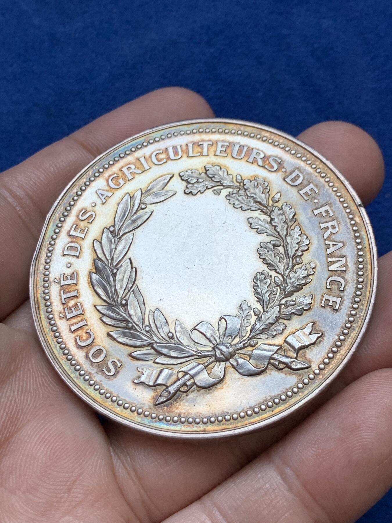《竞宝斋》第291场- 周日，周一，周二 3场连拍 （全场包邮） 法国农业部大银章，79.24g，55.3mm，丰饶角边铭