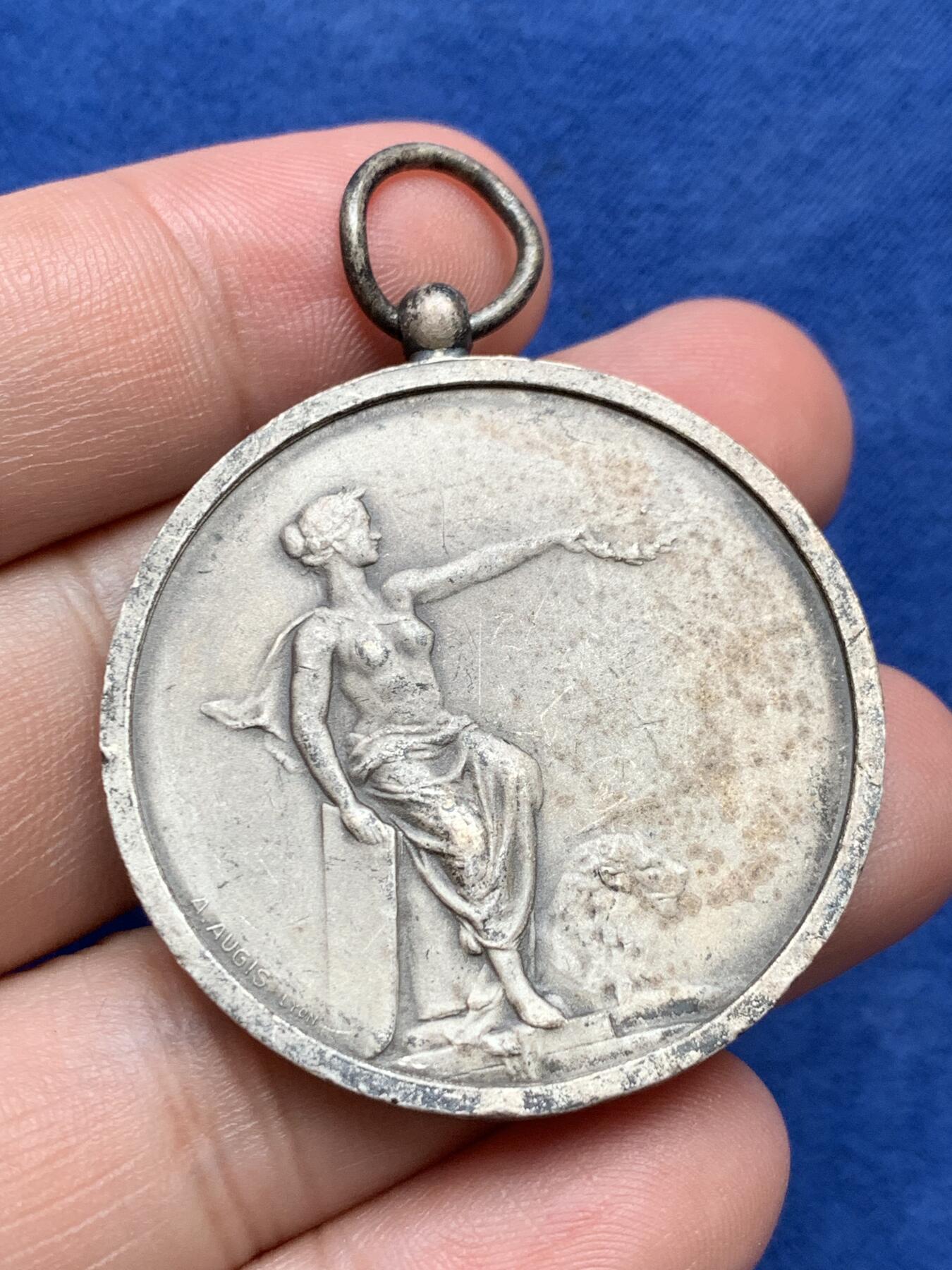 《竞宝斋》第291场- 周日，周一，周二 3场连拍 （全场包邮） 法国圣皮埃尔圣夏蒙基督教母亲会镀银铜章，32.98g，40mm，边铭铜标